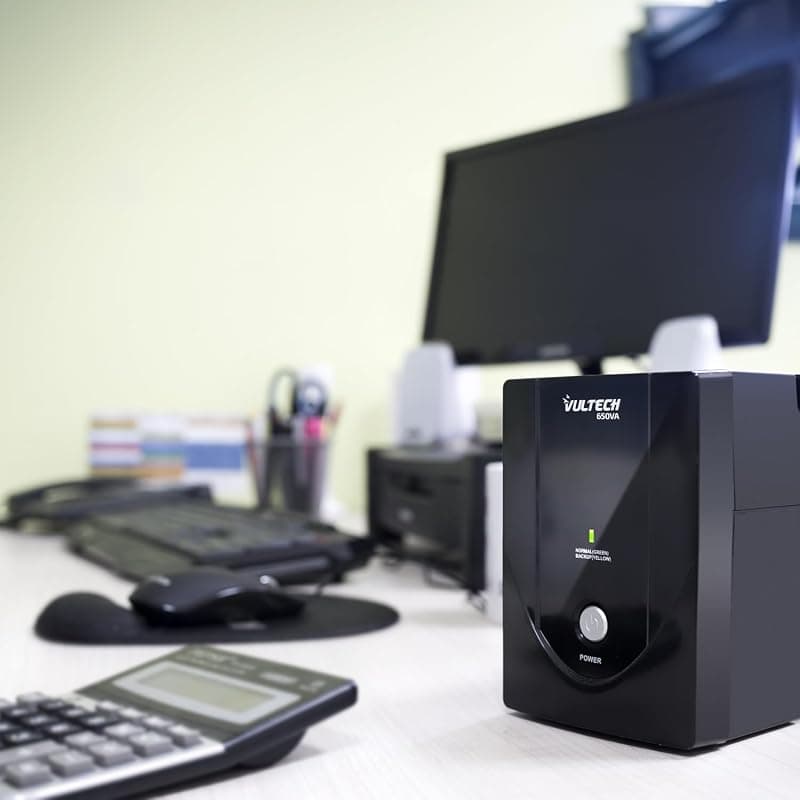 VulTech UPS650VA-LITE Gruppo di continuità UPS Serie Lite 650VA 360Watt, 2x Bipasso 10-16A/Schuko + 1x IEC13, Funzione Overload, Protezione da Blackout, sbalzi di tensione per Pc — miniatura 2